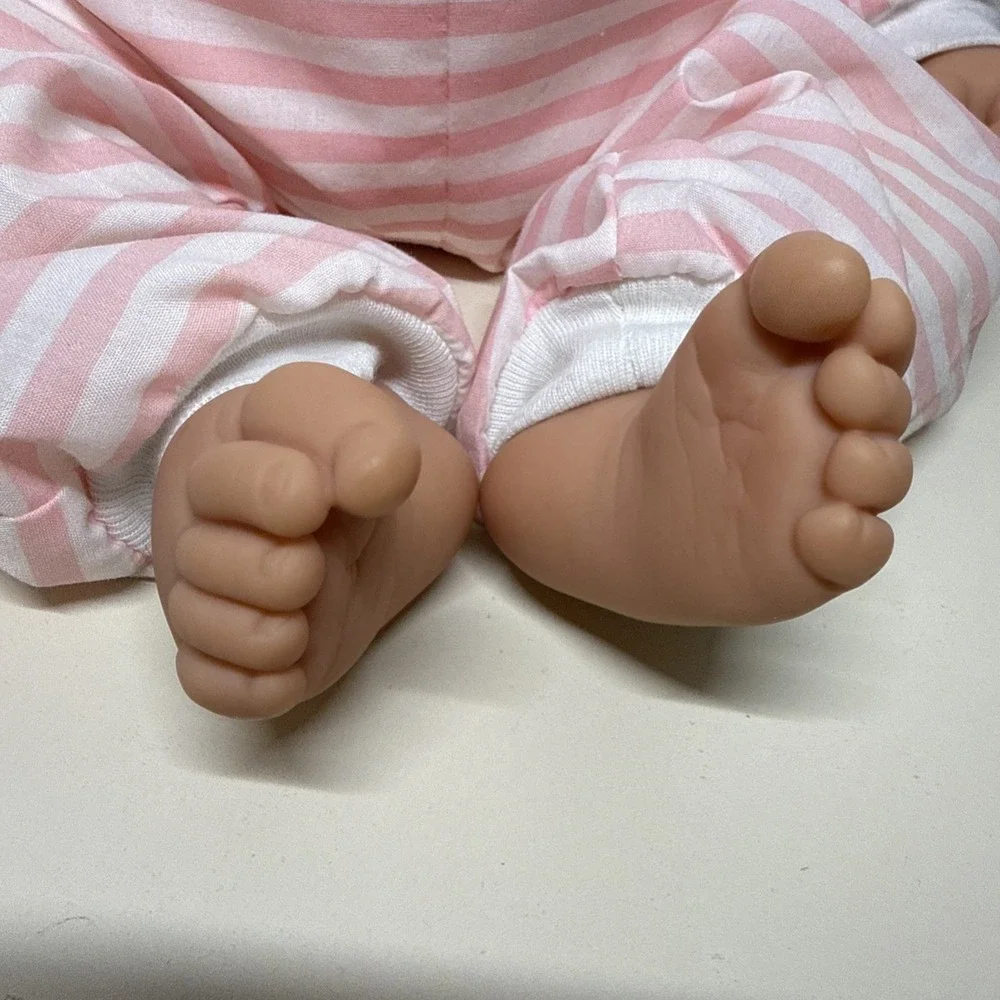 Vintage Lee Middleton Doll Realistic Newborn Honey Love (Awake Girl) Rotate Limb